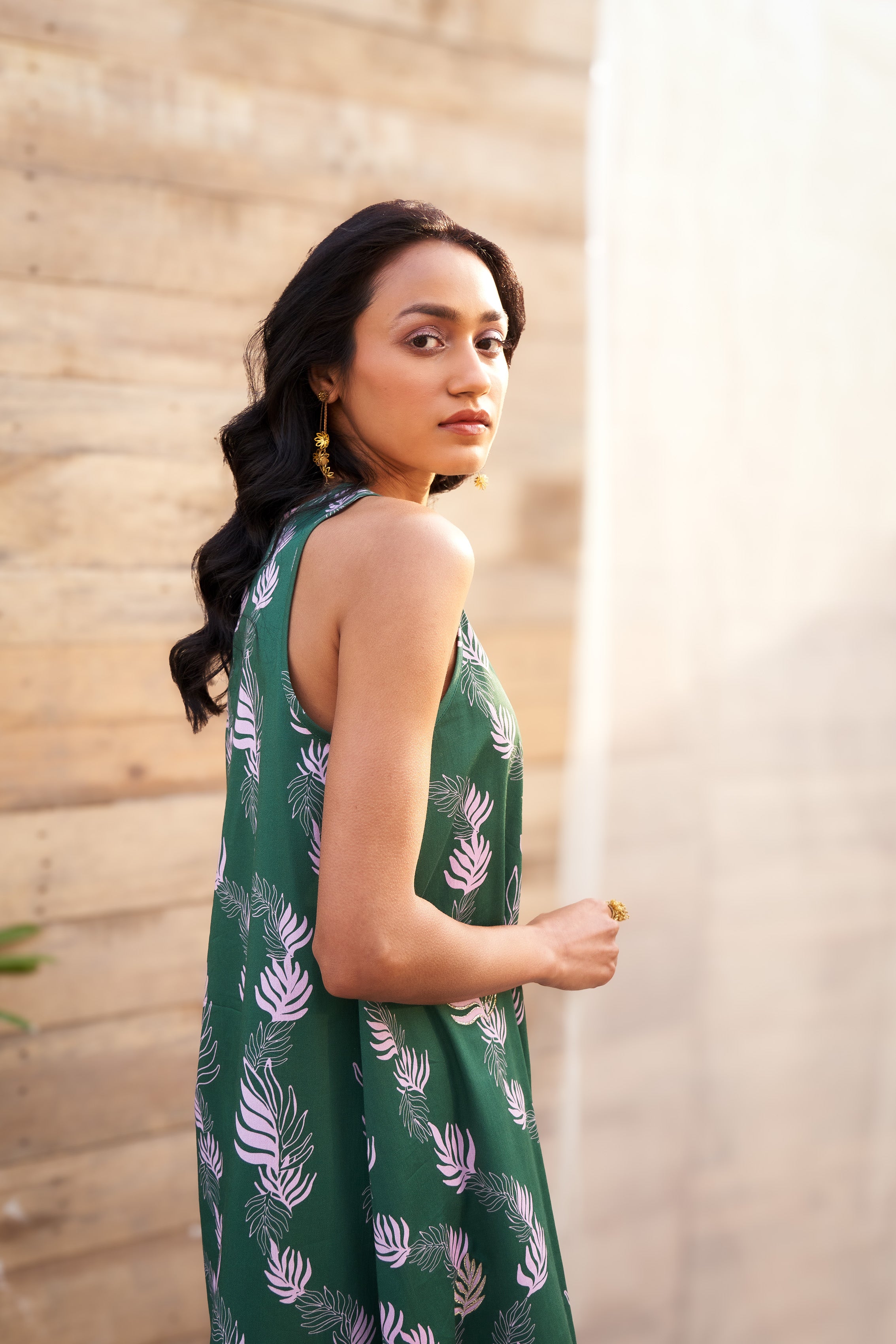 LEAF PRINTED COTTON SATIN KURTA SET WITH BOOT-CUT BOTTOMS
