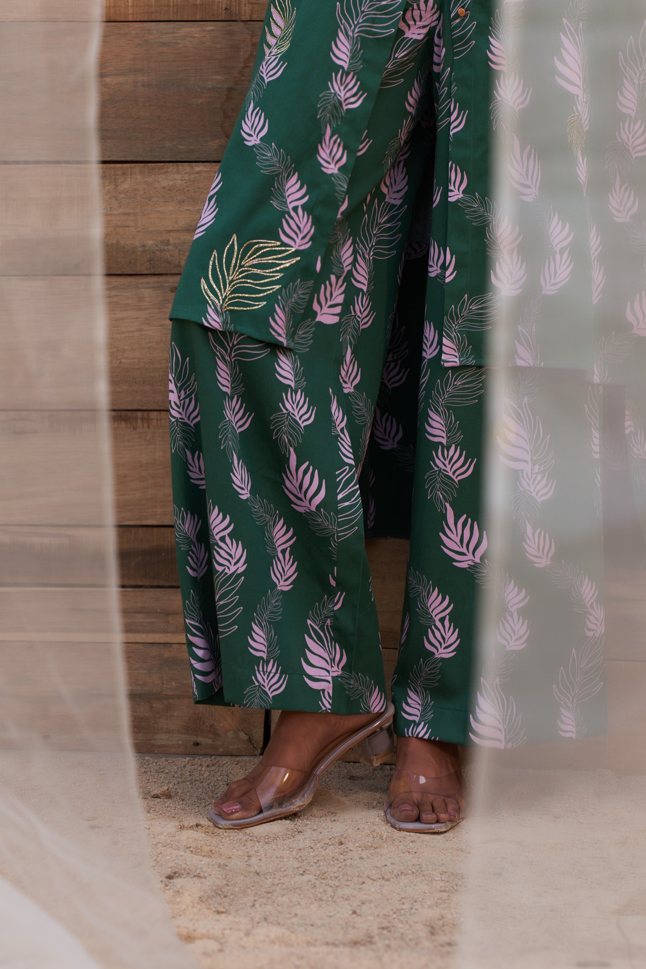 CHARMING LEAF-PRINT CO-ORD SET WITH ZARI HIGHLIGHTS & FLARED PANTS