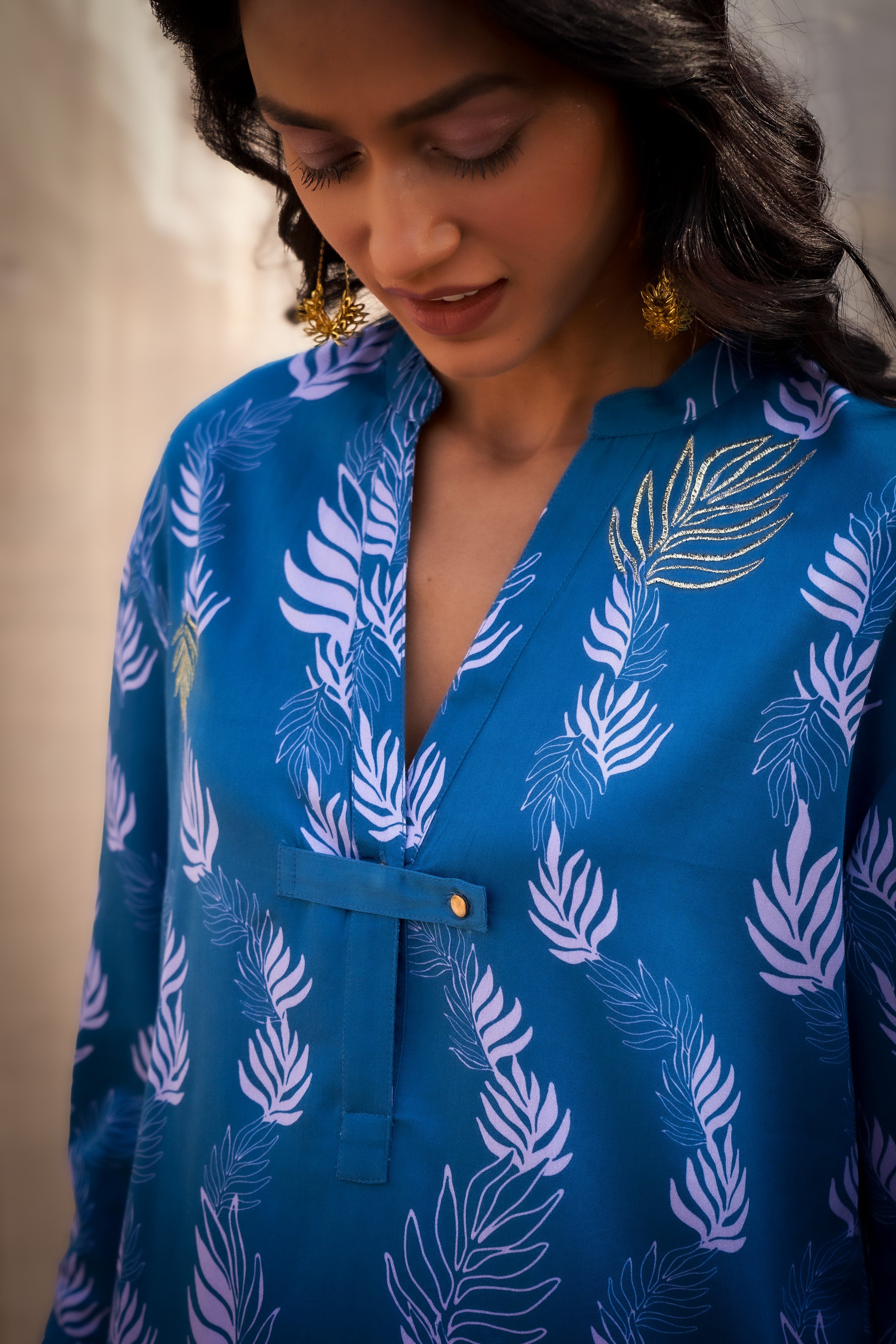 LEAF-PRINTED CO-ORD SET IN COTTON SATIN WITH ZARI HIGHLIGHTS