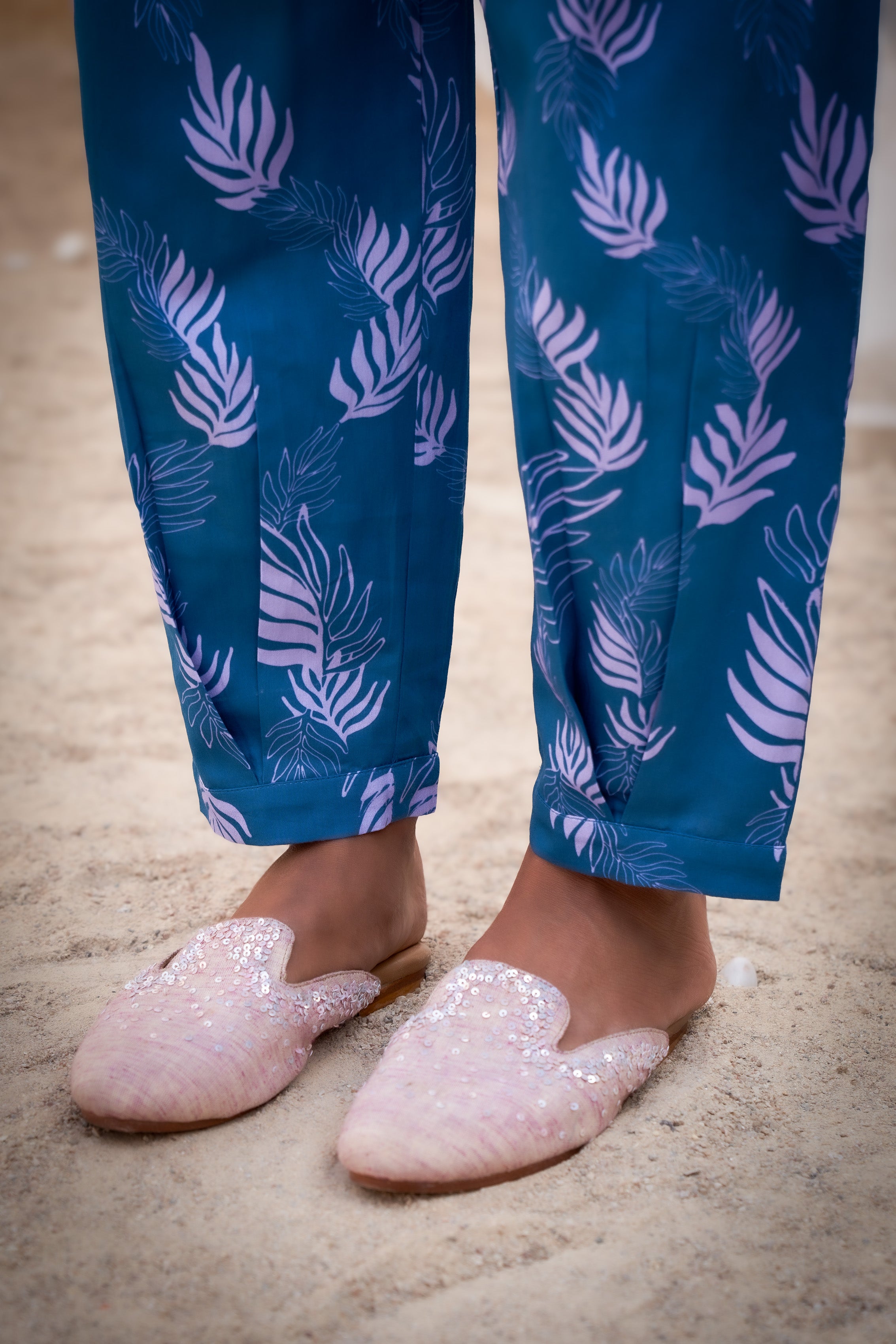 LEAF-PRINTED CO-ORD SET IN COTTON SATIN WITH ZARI HIGHLIGHTS