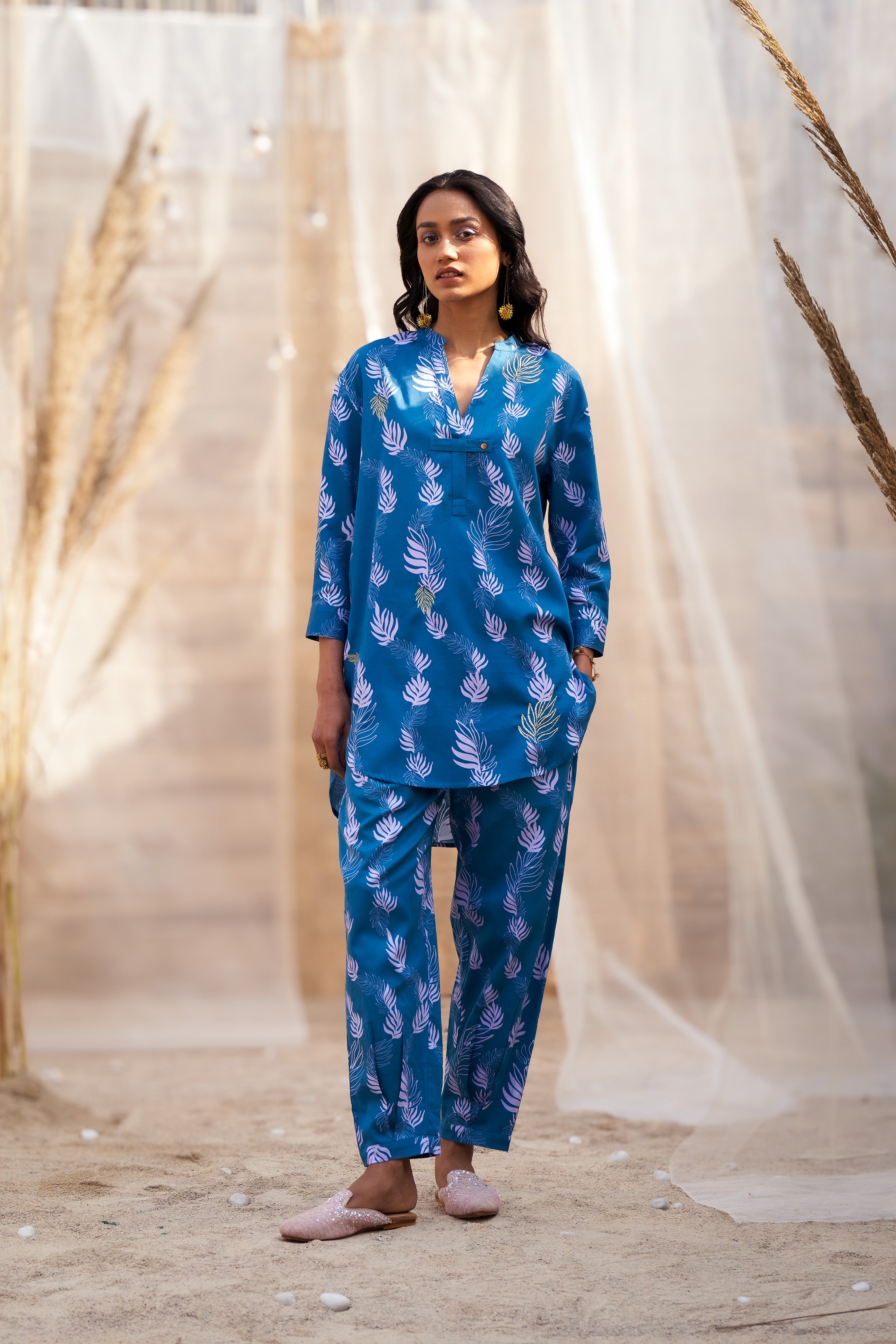 LEAF-PRINTED CO-ORD SET IN COTTON SATIN WITH ZARI HIGHLIGHTS