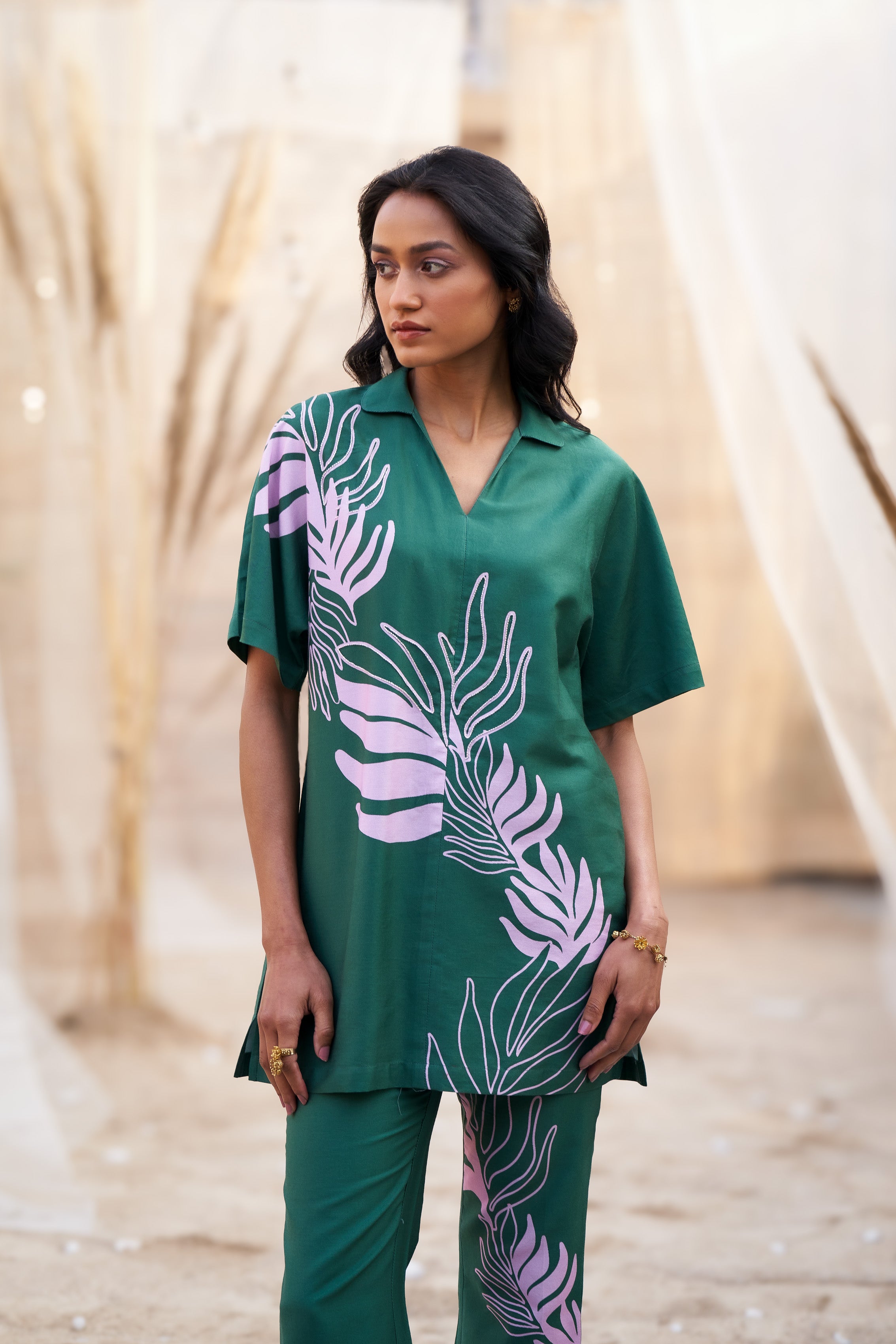 STYLISH BIG LEAF-PRINT CO-ORD SET WITH V NECKLINE & BOOT-CUT PANTS