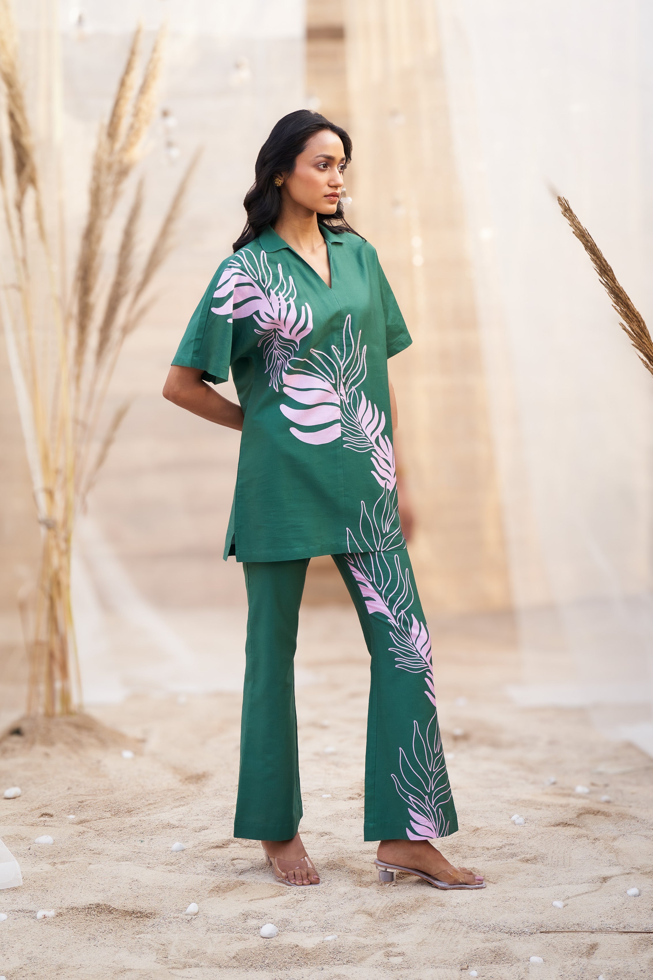 STYLISH BIG LEAF-PRINT CO-ORD SET WITH V NECKLINE & BOOT-CUT PANTS