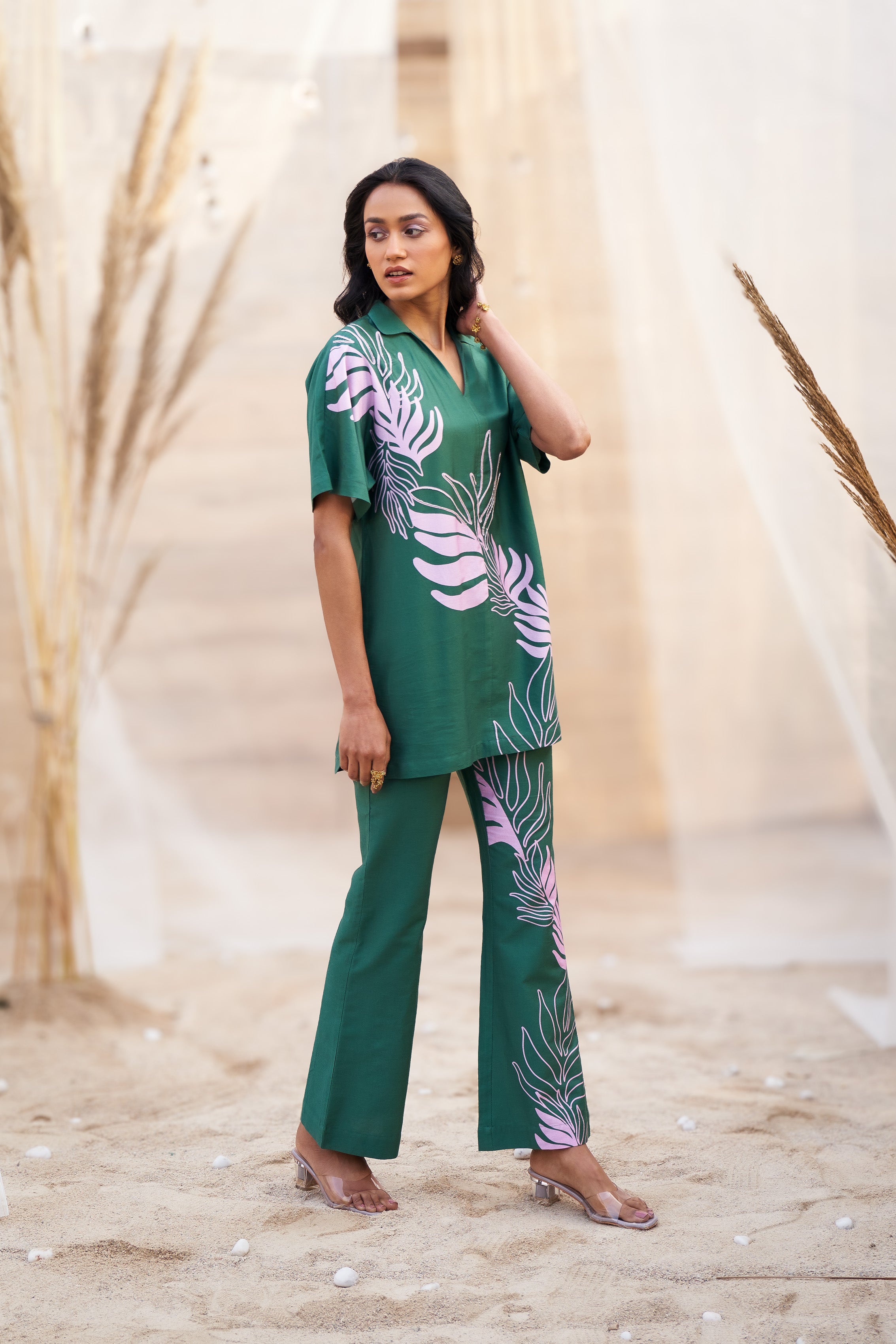 STYLISH BIG LEAF-PRINT CO-ORD SET WITH V NECKLINE & BOOT-CUT PANTS