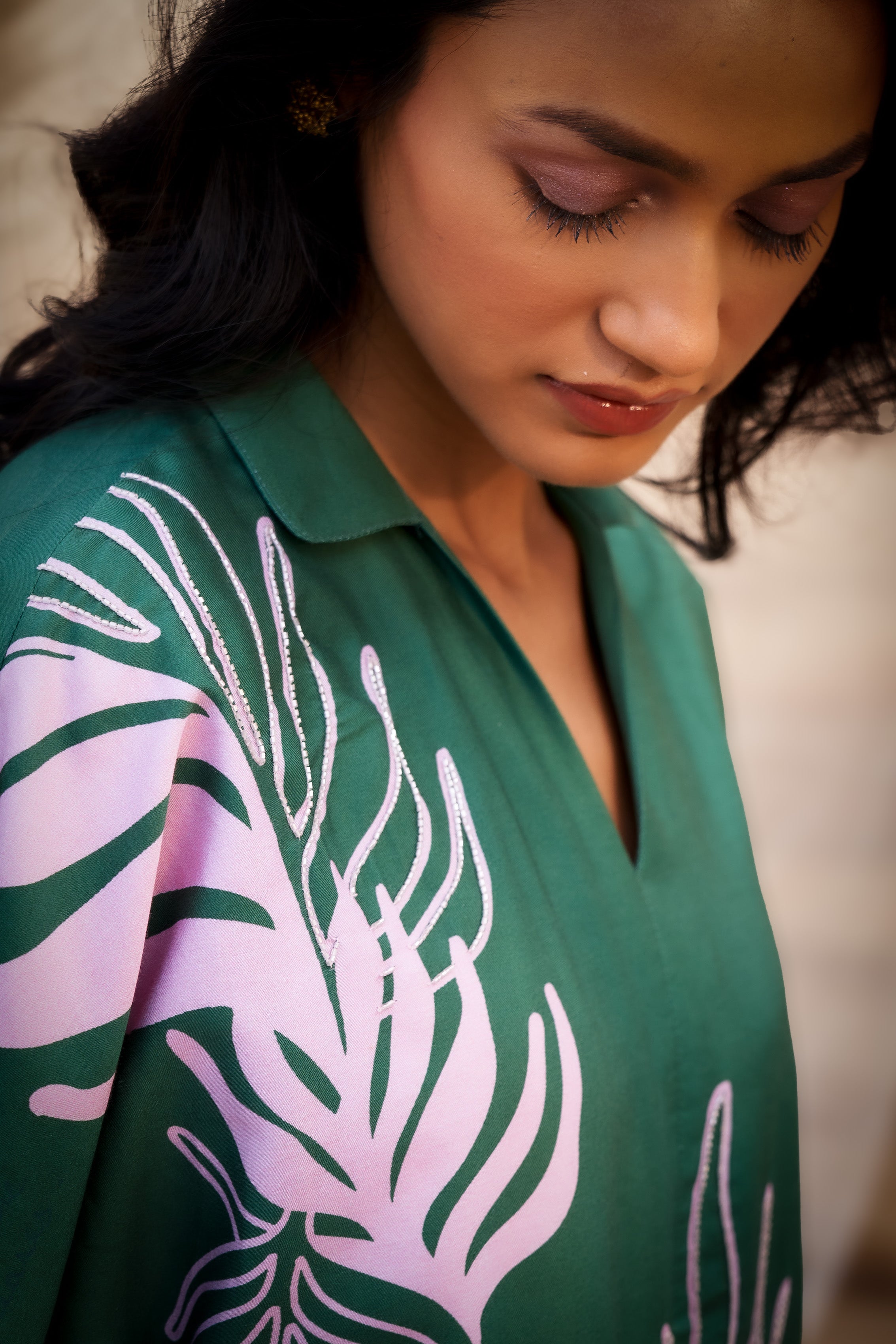 STYLISH BIG LEAF-PRINT CO-ORD SET WITH V NECKLINE & BOOT-CUT PANTS