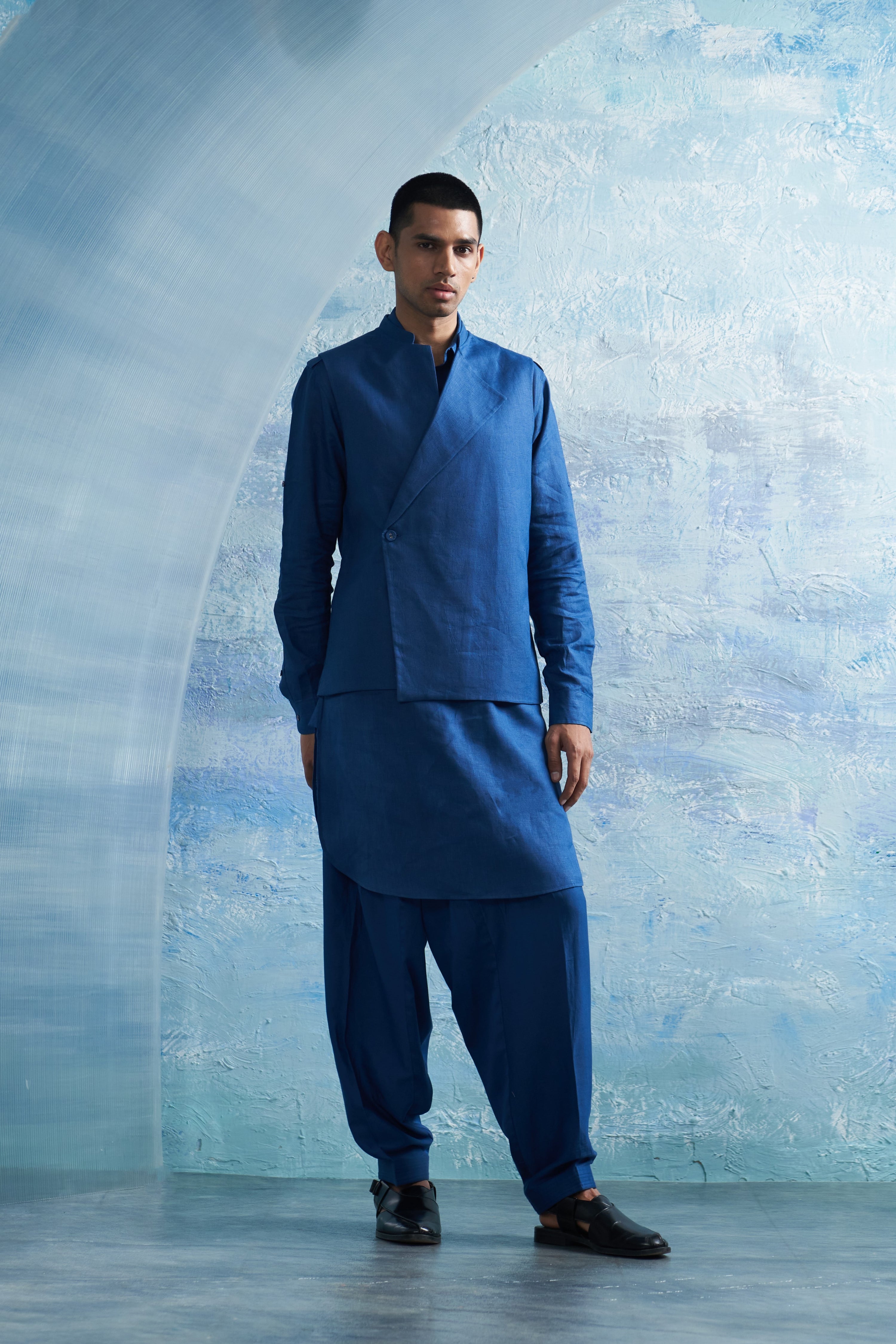 AURA CLASSIC LINEN PATHANI WITH JACKET