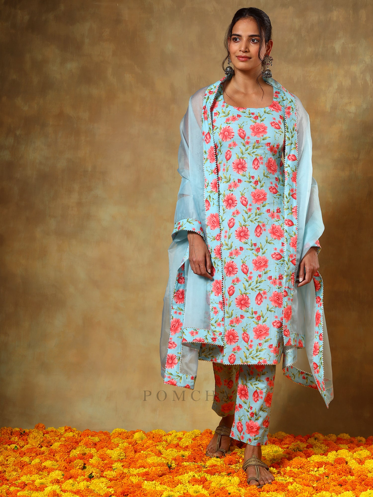 GUZARISH RED FLORAL STRAIGHT SUIT SET